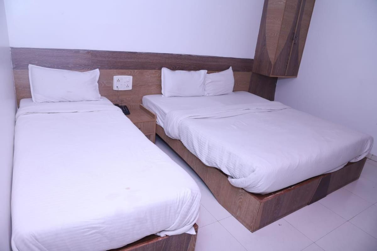 Hotel Kewal Inn Jalgaon Exterior foto
