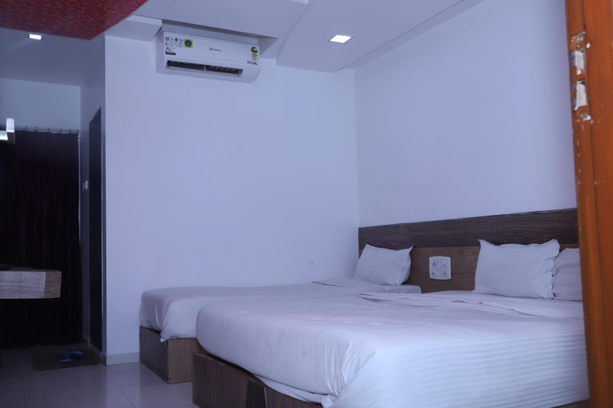 Hotel Kewal Inn Jalgaon Exterior foto